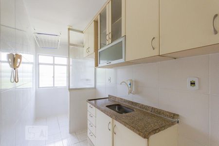 Apartamento à venda com 48m², 2 quartos e 1 vaga Apartamento à venda com 48m², 2 quartos e 1 vagaCozinha e Área de Serviço