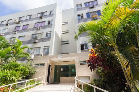 Apartamento à venda com 48m², 2 quartos e 1 vaga Apartamento à venda com 48m², 2 quartos e 1 vagaFachada do Bloco