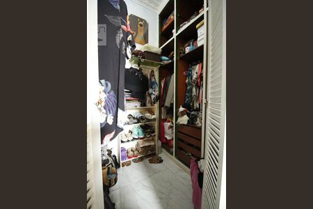 Casa à venda com 200m², 4 quartos e 5 vagasCloset do Quarto 1