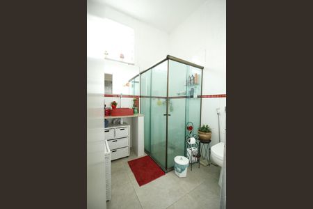 Casa à venda com 200m², 4 quartos e 5 vagasBanheiro 1