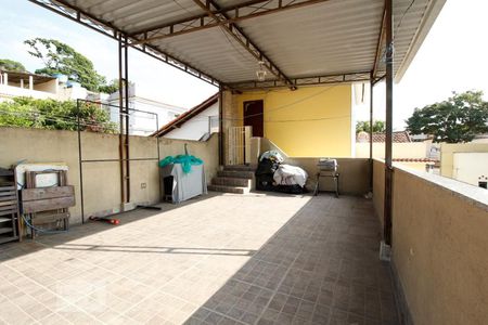 Casa à venda com 200m², 4 quartos e 5 vagasÁrea de Serviço e Terraço