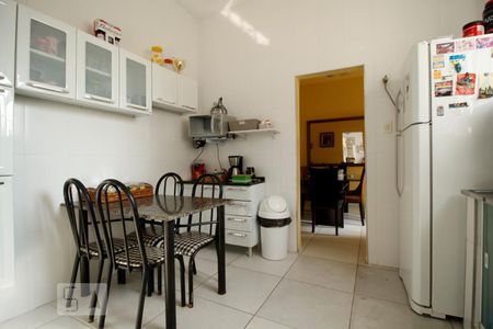 Casa à venda com 200m², 4 quartos e 5 vagasCozinha