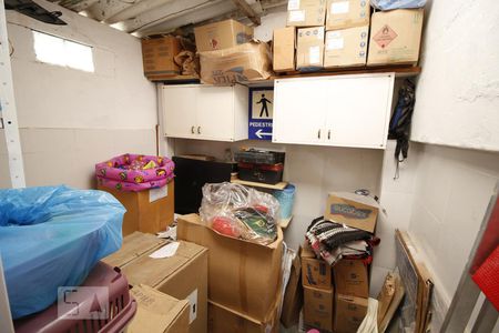 Casa à venda com 200m², 4 quartos e 5 vagasDepósito