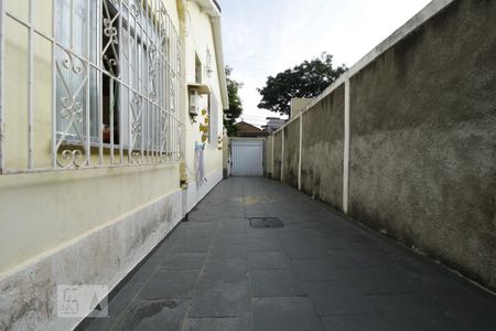 Casa à venda com 200m², 4 quartos e 5 vagasCorredor lateral