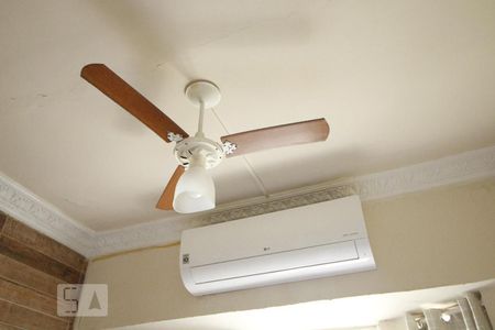 Casa à venda com 200m², 4 quartos e 5 vagasVentilador e Ar condicionado