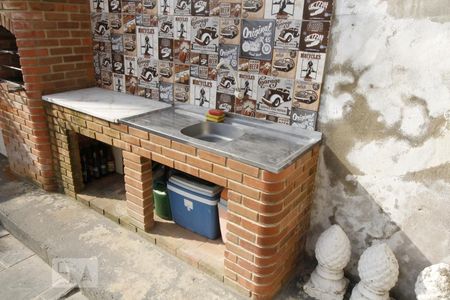 Casa à venda com 200m², 4 quartos e 5 vagasChurrasqueira - Torneira