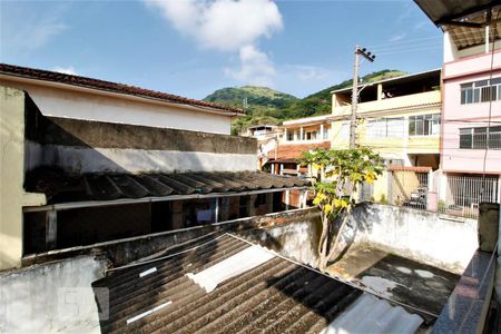 Casa à venda com 200m², 4 quartos e 5 vagasVista da Área de Serviço e Terraço