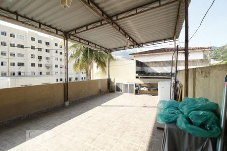 Casa à venda com 200m², 4 quartos e 5 vagasÁrea de Serviço e Terraço