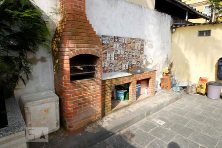 Casa à venda com 200m², 4 quartos e 5 vagasChurrasqueira