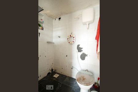 Casa à venda com 200m², 4 quartos e 5 vagasBanheiro 2