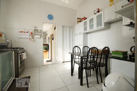 Casa à venda com 200m², 4 quartos e 5 vagasCozinha