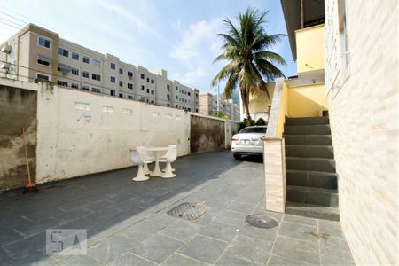 Casa à venda com 200m², 4 quartos e 5 vagasQuintal Traseiro e Garagem 