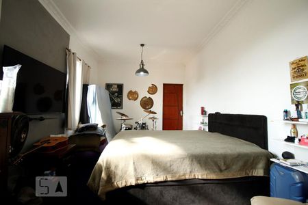 Casa à venda com 200m², 4 quartos e 5 vagasQuarto 2