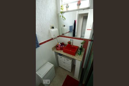 Casa à venda com 200m², 4 quartos e 5 vagasBanheiro 1 - Torneira