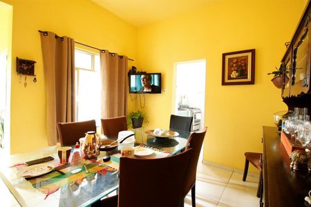 Casa à venda com 200m², 4 quartos e 5 vagasSala de Jantar