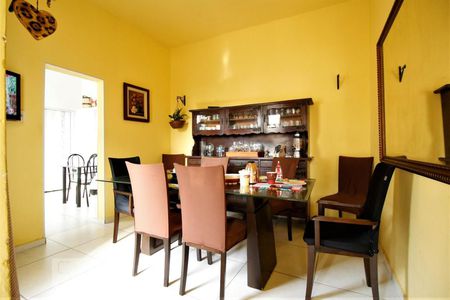 Casa à venda com 200m², 4 quartos e 5 vagasSala de Jantar