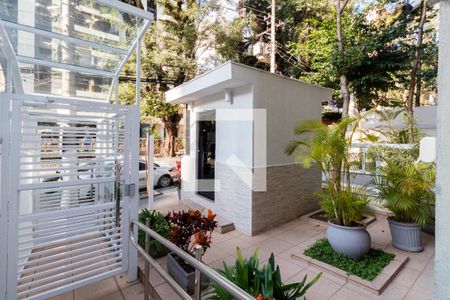 Apartamento à venda com 87m², 2 quartos e 1 vaga Apartamento à venda com 87m², 2 quartos e 1 vagaEntrada