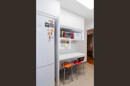 Apartamento à venda com 87m², 2 quartos e 1 vaga Apartamento à venda com 87m², 2 quartos e 1 vagaCozinha - geladeira