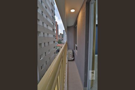 Varanda de kitnet/studio para alugar com 1 quarto, 26m² em Pinheiros, São Paulo
