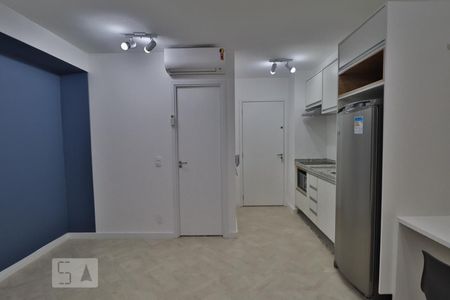 Sala/Quarto de kitnet/studio para alugar com 1 quarto, 26m² em Pinheiros, São Paulo