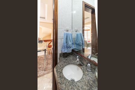 Lavabo de casa de condomínio à venda com 2 quartos, 174m² em Menino Deus, Porto Alegre