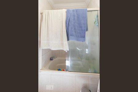 Casa de condomínio à venda com 174m², 3 quartos e 2 vagasBanheiro da Suíte