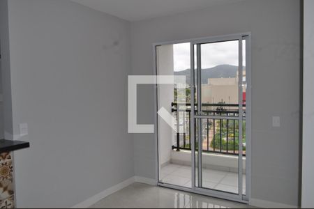 Sala de apartamento para alugar com 2 quartos, 45m² em Anil, Rio de Janeiro