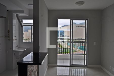 Sala de apartamento para alugar com 2 quartos, 45m² em Anil, Rio de Janeiro