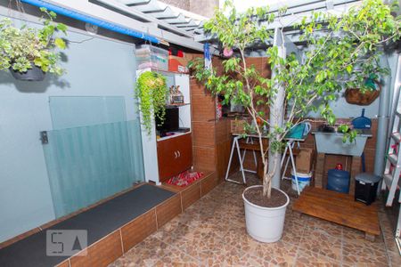 Casa à venda com 86m², 2 quartos e 1 vagaQuintal