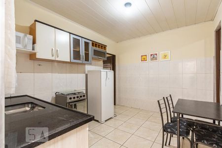 Cozinha de apartamento para alugar com 1 quarto, 30m² em Jardim Maria Rosa, Taboão da Serra