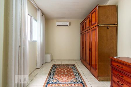 Quarto de apartamento para alugar com 1 quarto, 30m² em Jardim Maria Rosa, Taboão da Serra