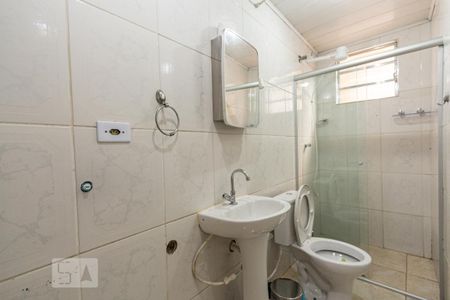 Banheiro de apartamento para alugar com 1 quarto, 30m² em Jardim Maria Rosa, Taboão da Serra