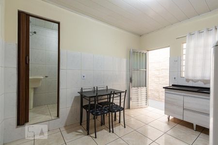 Cozinha de apartamento para alugar com 1 quarto, 30m² em Jardim Maria Rosa, Taboão da Serra