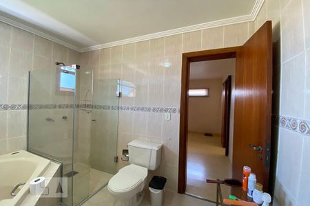 Casa à venda com 450m², 4 quartos e 3 vagasBanheiro da Suíte 