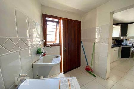 Casa à venda com 450m², 4 quartos e 3 vagasLavanderia