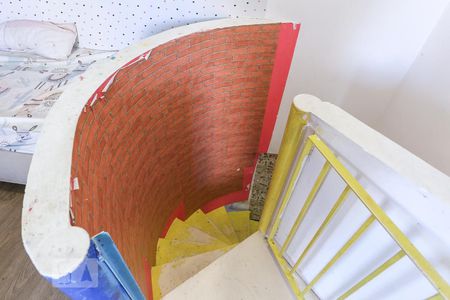 Escada Suíte de casa para alugar com 4 quartos, 150m² em Vila Romana, São Paulo