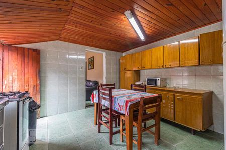 Casa à venda com 429m², 6 quartos e 1 vaga Casa à venda com 429m², 6 quartos e 1 vagaCozinha