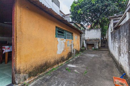 Casa à venda com 429m², 6 quartos e 1 vaga Casa à venda com 429m², 6 quartos e 1 vagaQuintal - Casa 1