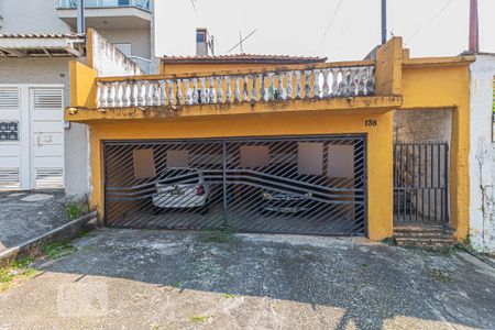 Casa à venda com 429m², 6 quartos e 1 vaga Casa à venda com 429m², 6 quartos e 1 vagaFachada