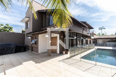 Casa para alugar com 450m², 4 quartos e 3 vagasPiscina
