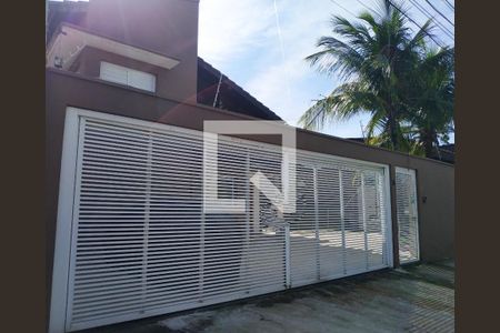 Casa para alugar com 450m², 4 quartos e 3 vagas Casa para alugar com 450m², 4 quartos e 3 vagasFachada