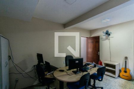 Casa para alugar com 450m², 4 quartos e 3 vagasEscritório