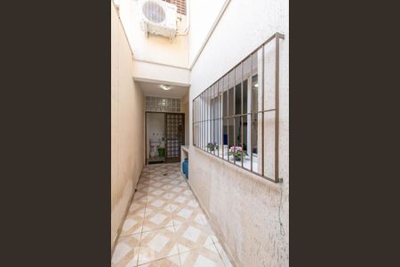 Casa para alugar com 115m², 2 quartos e 3 vagas Casa para alugar com 115m², 2 quartos e 3 vagasCorredor Lateral