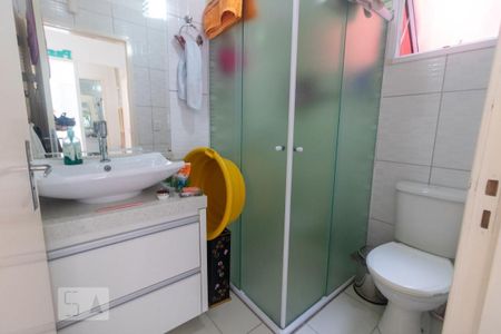 Banheiro de apartamento à venda com 2 quartos, 50m² em Vila Camilópolis, Santo André