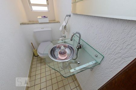 Casa à venda com 279m², 3 quartos e 3 vagas Casa à venda com 279m², 3 quartos e 3 vagasLavabo