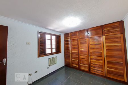 Casa à venda com 279m², 3 quartos e 3 vagas Casa à venda com 279m², 3 quartos e 3 vagasSuite de Serviço