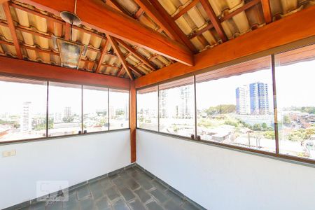 Casa à venda com 279m², 3 quartos e 3 vagas Casa à venda com 279m², 3 quartos e 3 vagasMirante