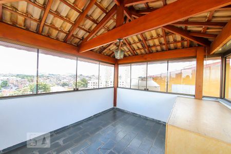 Casa à venda com 279m², 3 quartos e 3 vagas Casa à venda com 279m², 3 quartos e 3 vagasMirante