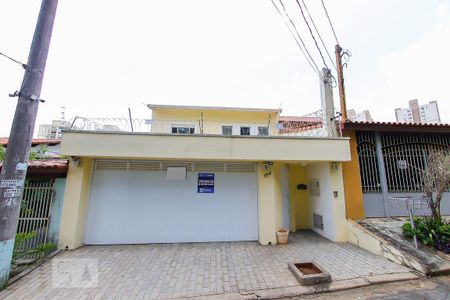 Casa à venda com 279m², 3 quartos e 3 vagas Casa à venda com 279m², 3 quartos e 3 vagasFachada