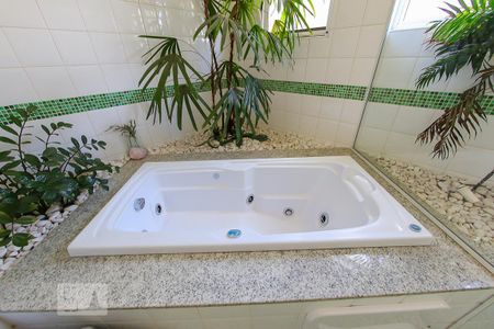 Casa à venda com 279m², 3 quartos e 3 vagas Casa à venda com 279m², 3 quartos e 3 vagasBanheiro da Suite 1